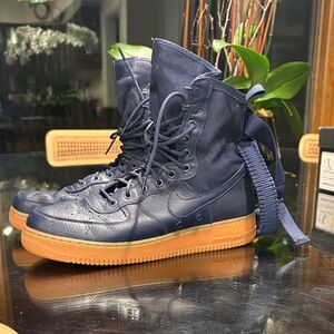 Nike Men's Dark Blue Combat Boots